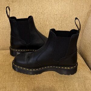 Dr. Martens 2976 BEX FLEECE-LINED PLATFORM CHELSEA BOOTS M9/W10